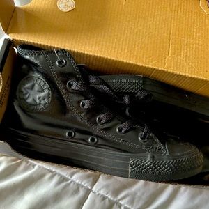 Converse High Top Black Sneakers Youth 1.5
